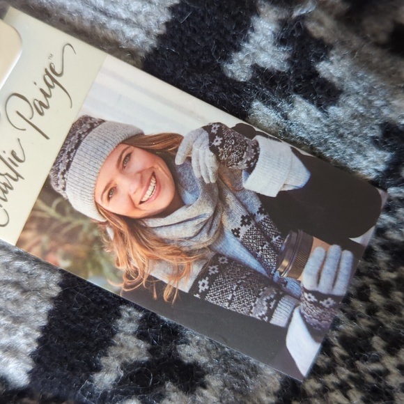 🧣Charlie Paige Toque Gloves and scarf set - Picture 2 of 4